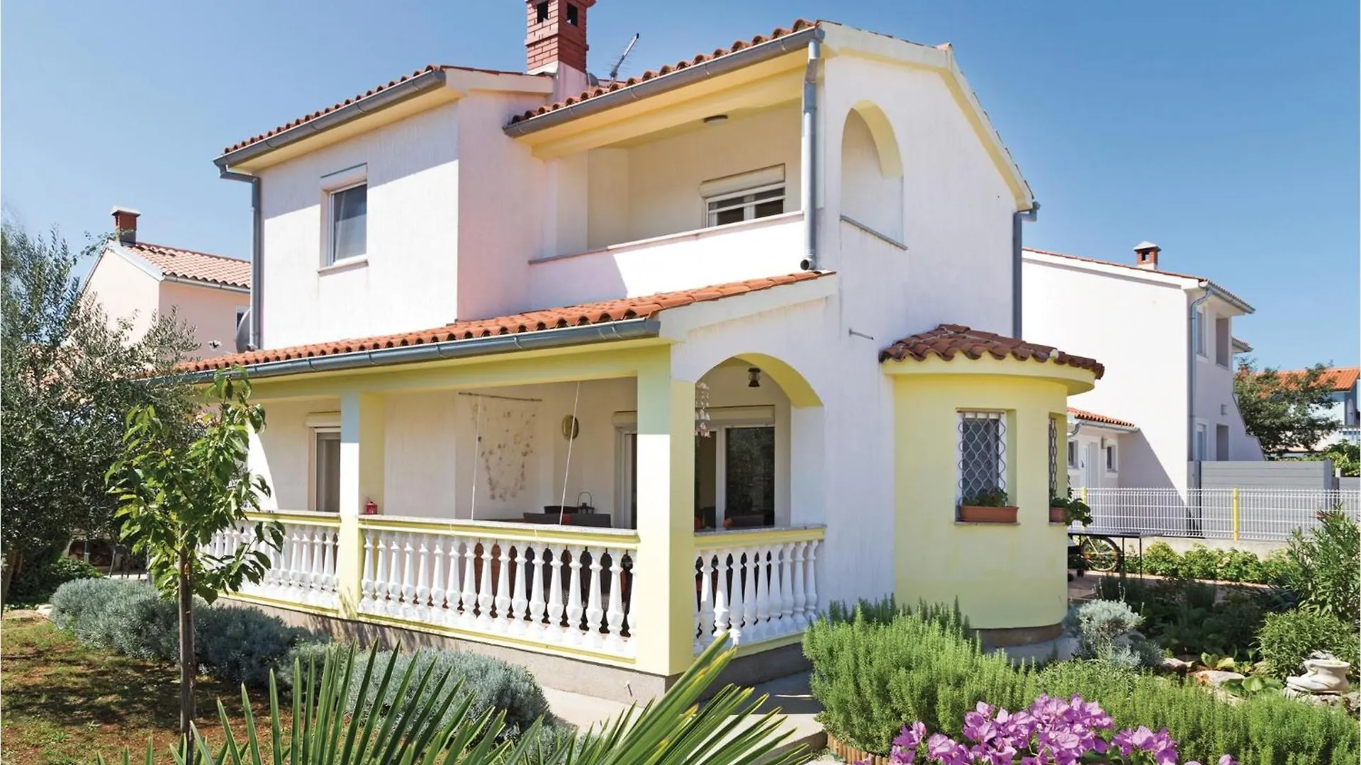 Amazing Home In Betiga With Kitchen Barbariga
