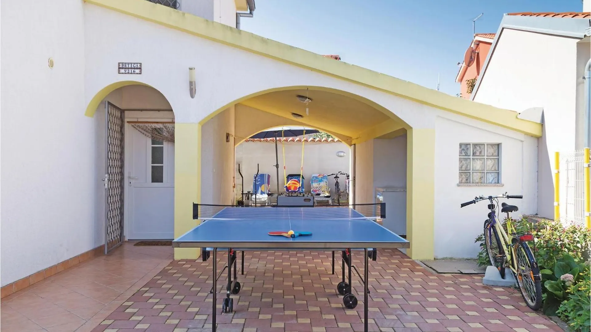 Amazing Home In Betiga With Kitchen Barbariga